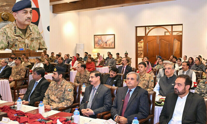 Illegal immigrants affected Pakistan&rsquo;s security: COAS
