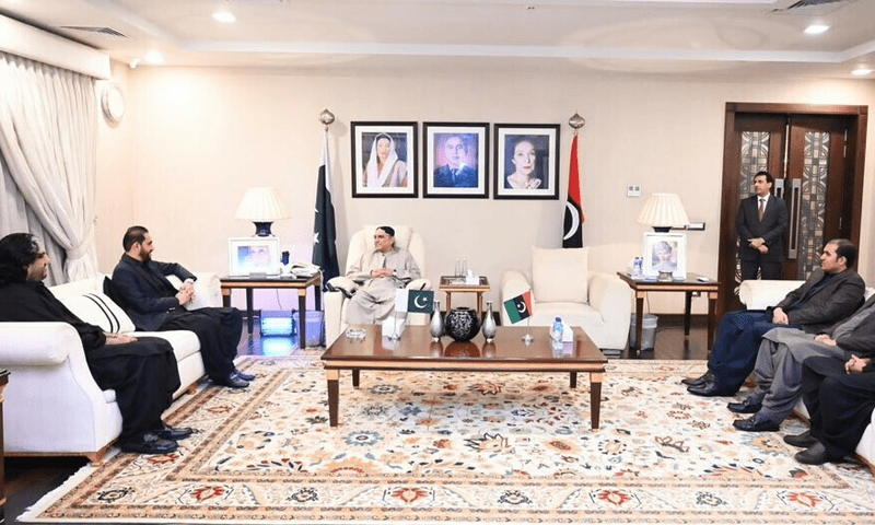 Former Balochistan CM Bizenjo joins PPP