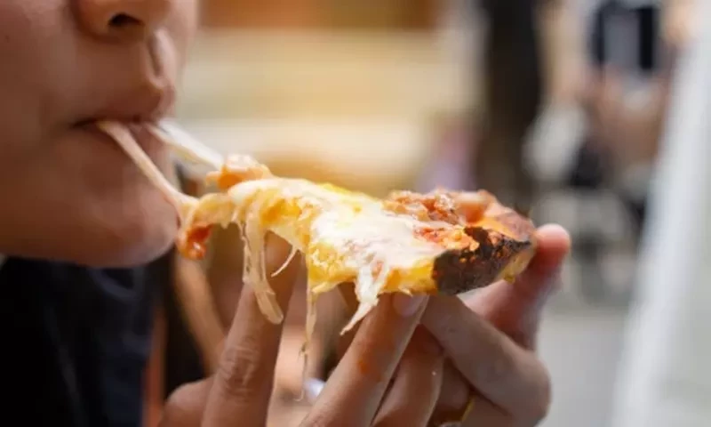 Snapshot Shock: Woman served with $60k bill from restaurant for posting food photo