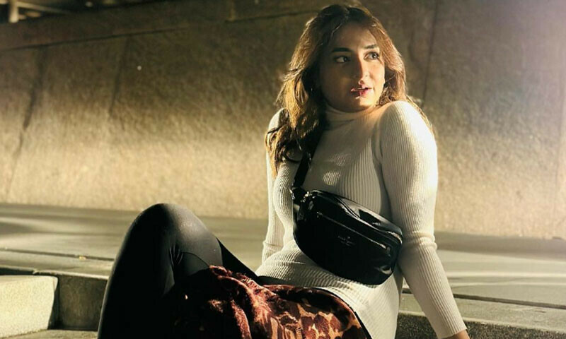 Yumna Zaidi&rsquo;s new photos trigger storm of comments