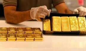 Gold price drops by Rs200 per tola