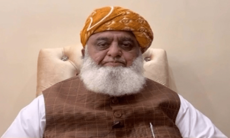 Fazal supports delaying elections pending probe into Afghan names on voter rolls