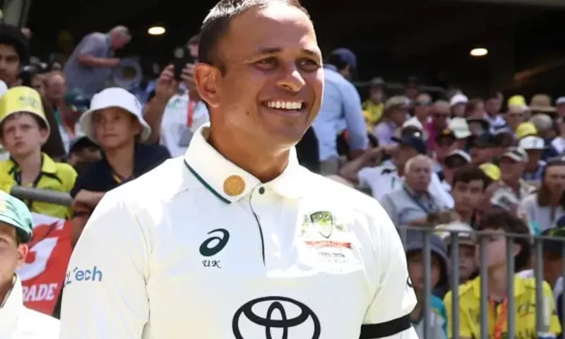 Usman Khawaja wears black armband in muted Gaza protest
