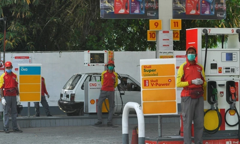 Govt slashes petrol price by Rs14/litre