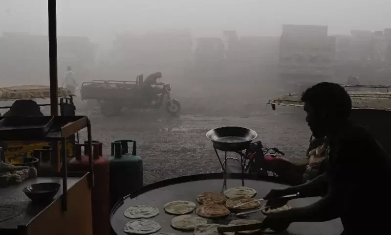 Artificial rain improves Lahore air quality as Karachi tops polluted cities