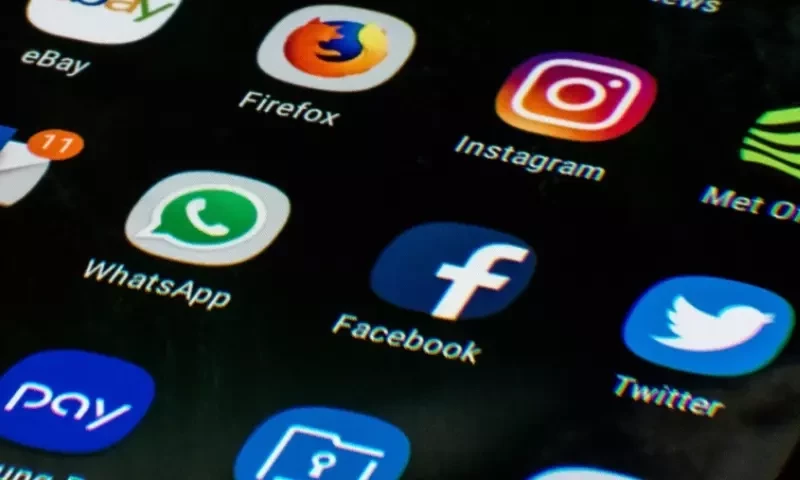 Social media platforms down in Pakistan