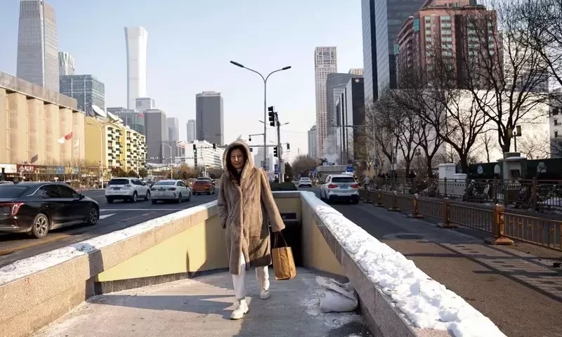 Rare snowfall in southern China as deep freeze grips the north