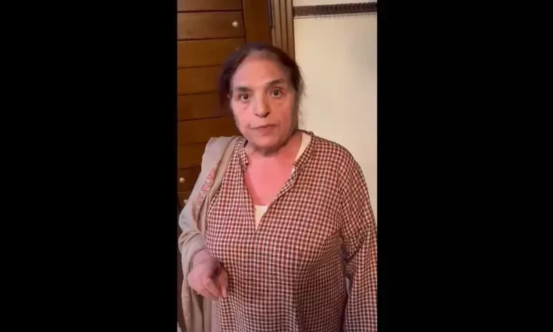 Usman Dar&rsquo;s mother accuses Khawaja Asif of attacking her house