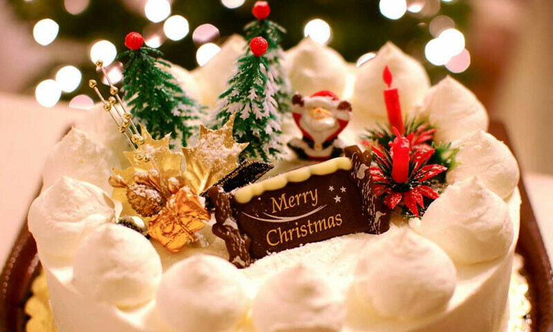 Here you can find sweet deals in Karachi for Christmas