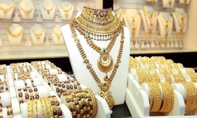 Gold price up by Rs1,800 to hit Rs219,800/tola in Pakistan