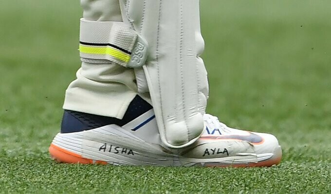 Khawaja sports shoes with daughters&rsquo; names in Pakistan Test