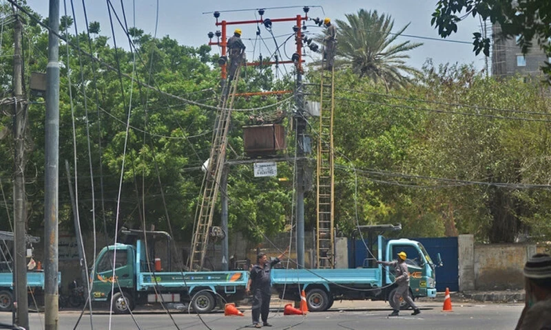 Police book K-Electric officials for making woman apologise on video