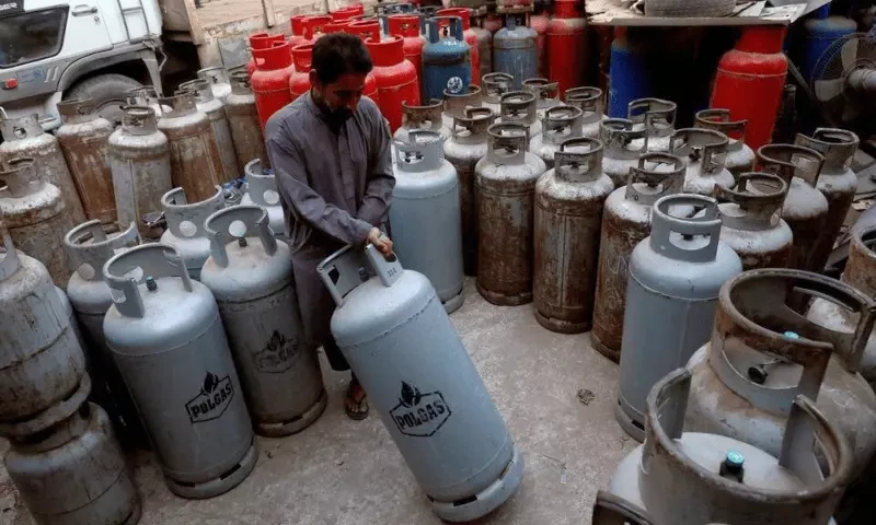 Industries, CNG stations in Sindh to observe 48 hours closure due to gas shortage