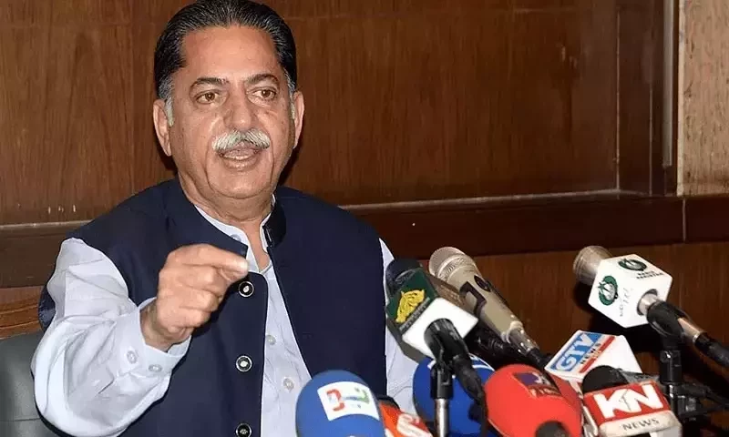 Factcheck: PMLN&rsquo;s Javed Latif thrashed by voters?