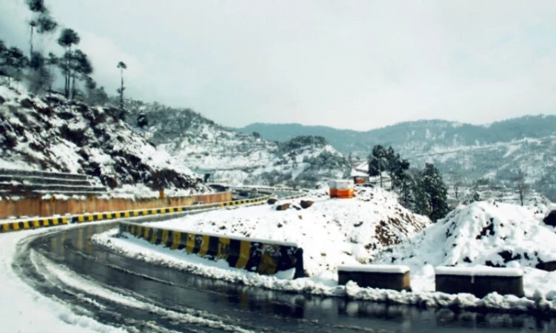 Snowfall forecast in Murree as winter tourism season begins