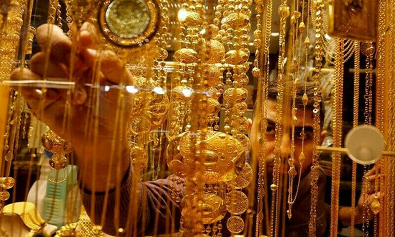 Gold prices drops in Pakistan after major slide in international market