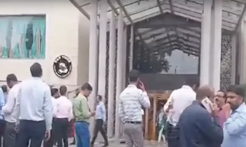 Powerful earthquake jolts Pakistan, Afghanistan and India