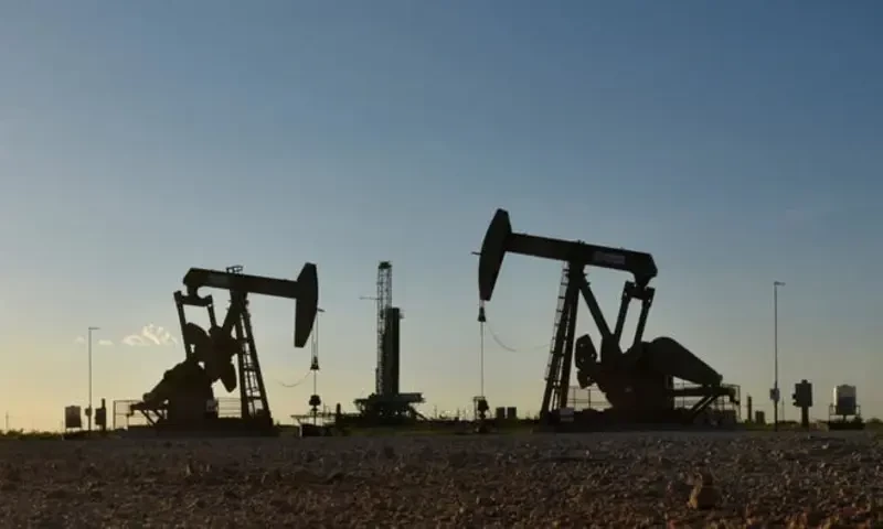 Oil prices firm as Middle East tensions heat up