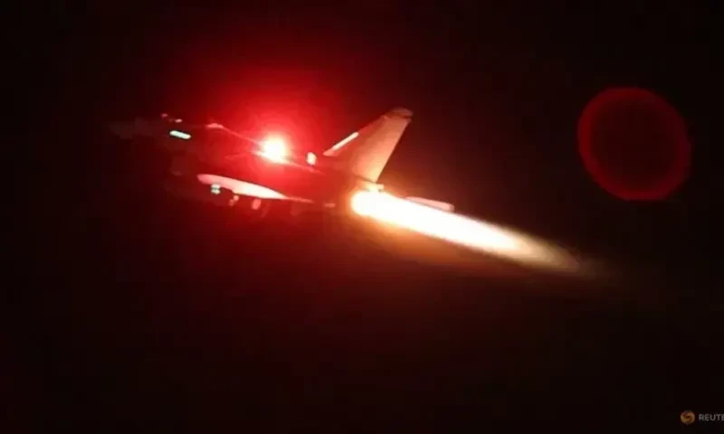 US strikes Yemen after Huthis threaten Red Sea ships