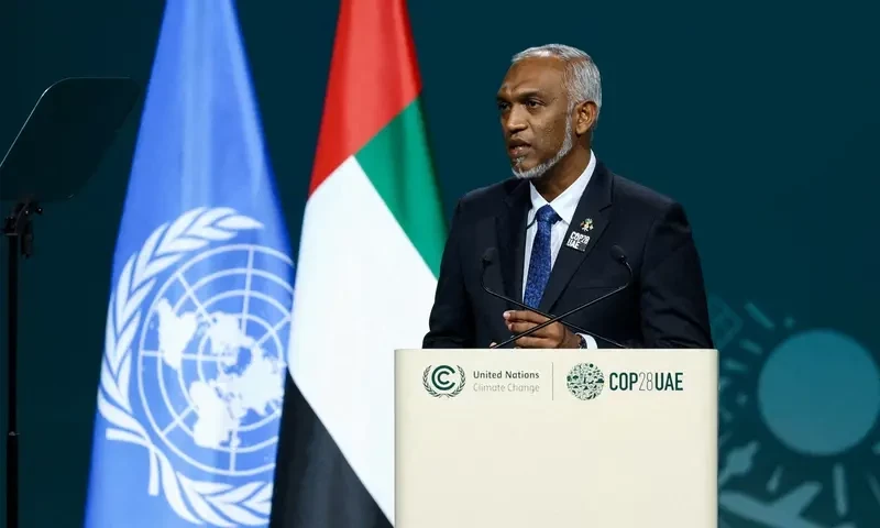 Maldives tells India to withdraw troops by March as row deepens