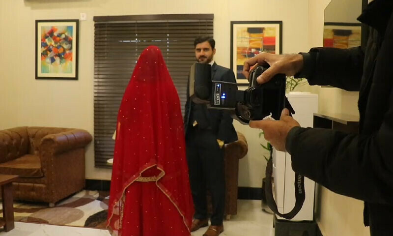 Police vacate station in Muzaffargarh for wedding photo shoot