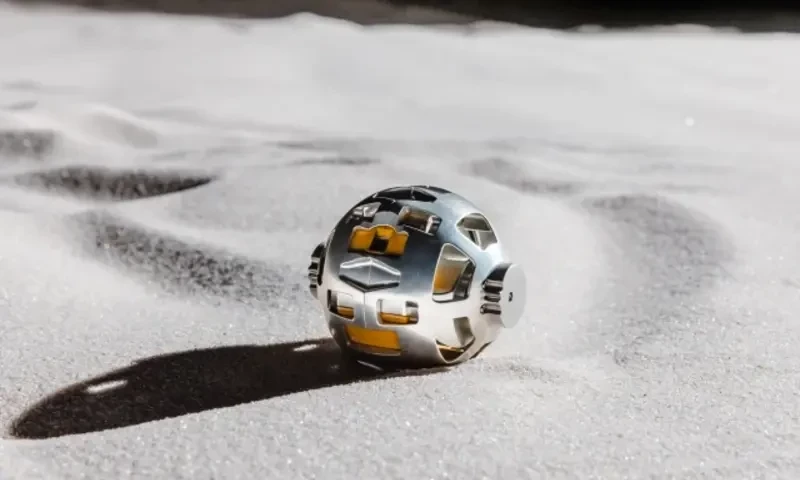 Japan&rsquo;s &lsquo;Moon Sniper&rsquo; lands but power running low