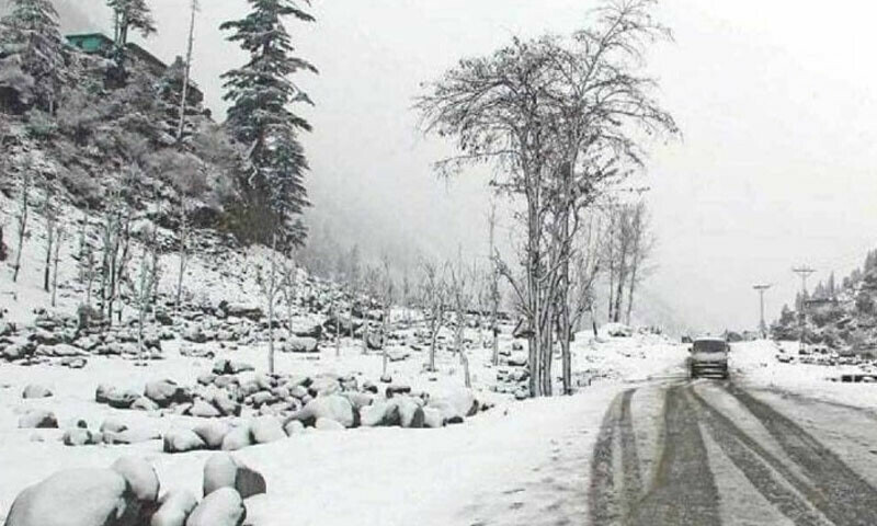 Authorities issue directions for tourists as snowfall begins in KP