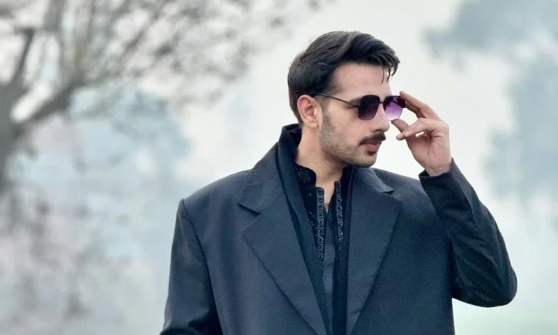&lsquo;Nayab&rsquo; actor Usama Khan reveals who he has a crush on