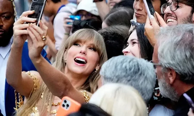 Elon Musk&rsquo;s X blocks Taylor Swift searches