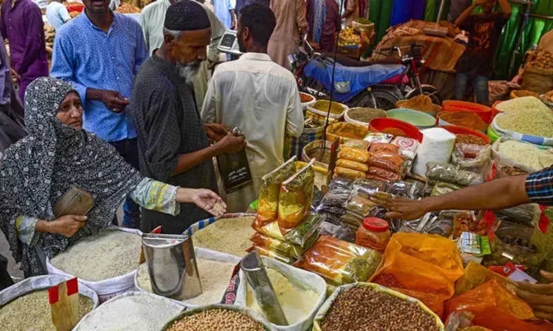 IMF lowers 2024 Pakistan growth estimates to 2.0%