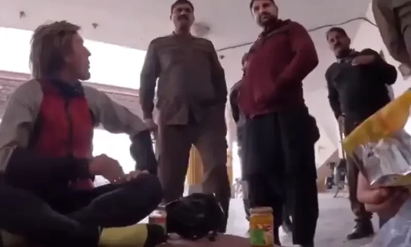 What happened with three tourists in Rahim Yar Khan&rsquo;s Sadiqabad