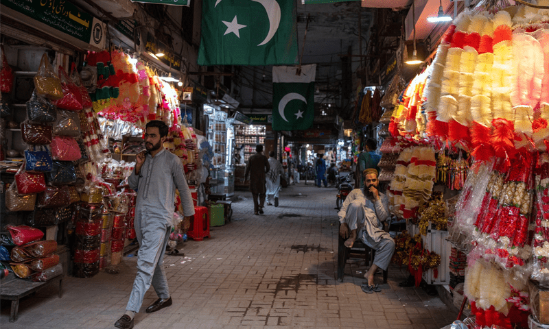 Bloomberg survey finds Imran most favoured to run economy