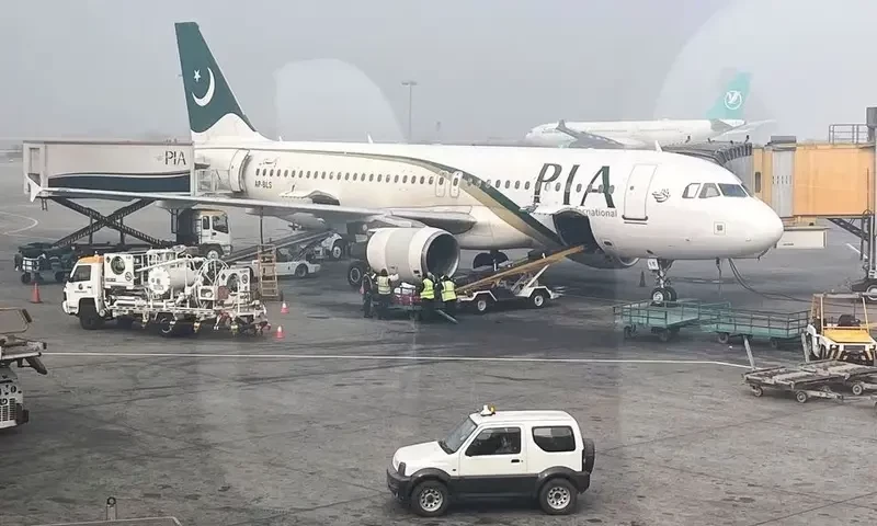 Ahead of election, Pakistan seals plan to sell national airline