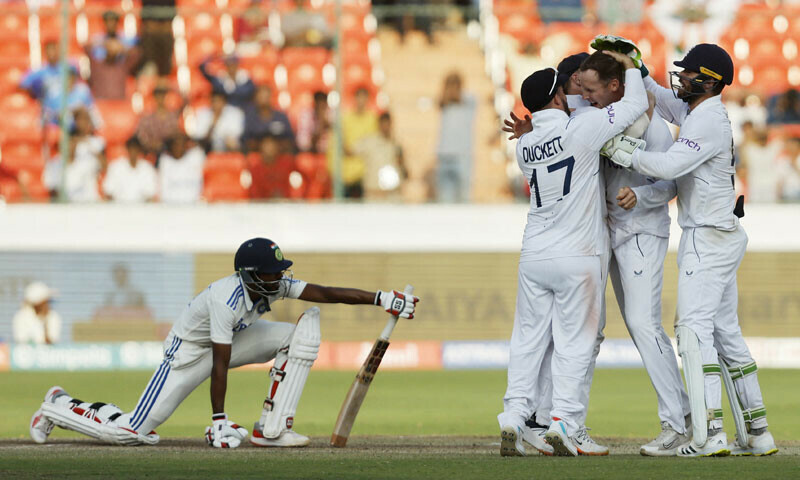 Cricket-Bashir dismisses Rohit on debut, India 103-2 in 2nd test