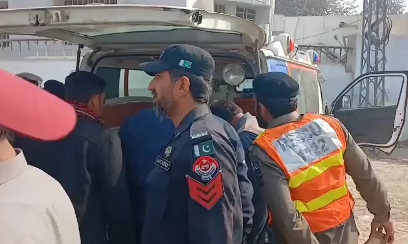 10 policemen martyred in attack on DI Khan police station