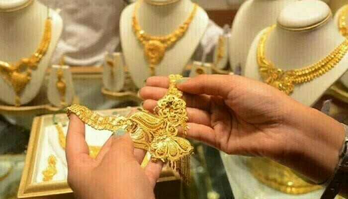 Gold rises again after Monday&rsquo;s dip