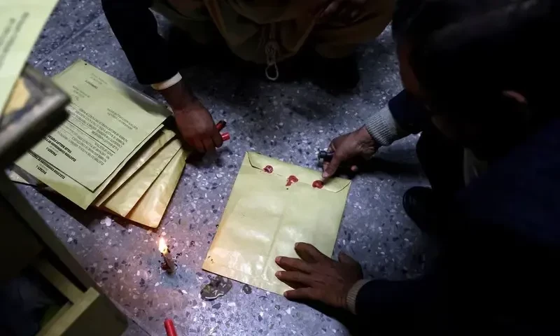 Election Results: PMLN, PPP become power brokers as independent candidates lead polls
