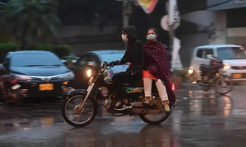 Parts of Karachi receive light rain