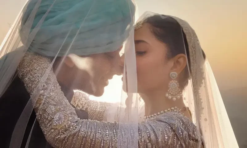 Mahira Khan says she is not pregnant