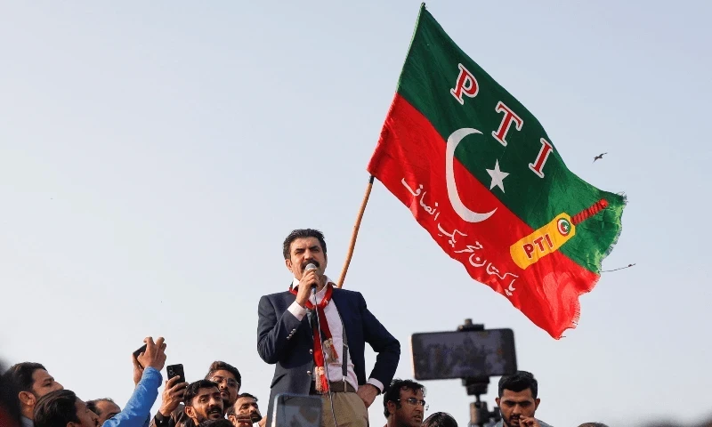 PTI&rsquo;s Sher Afzal Marwat claims Asif Zardari contacted him for govt formation