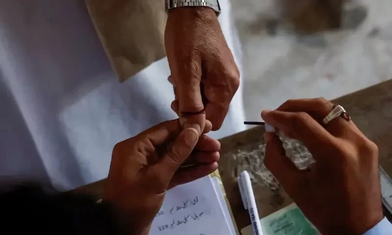 Re-polling begins in various polling stations of Khushab, Ghotki, Kohat