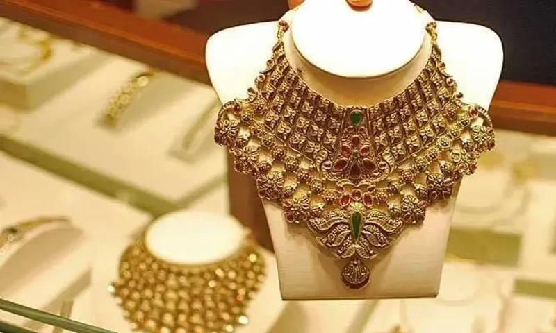 Gold extends gains to settle at Rs215,100/tola in Pakistan