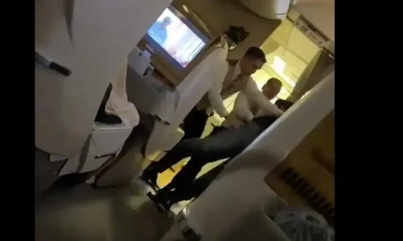 Crew tackles drunk Pakistani passenger on Islamabad-bound Emirates flight