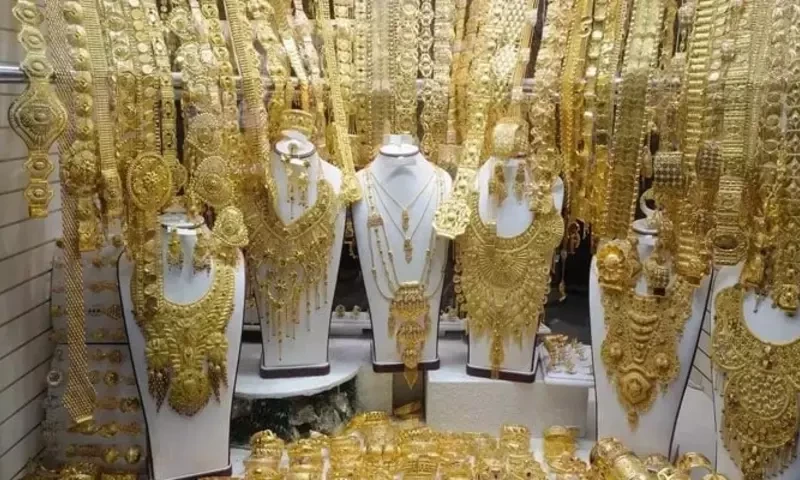 Gold price eases to Rs214,800/tola in Pakistan