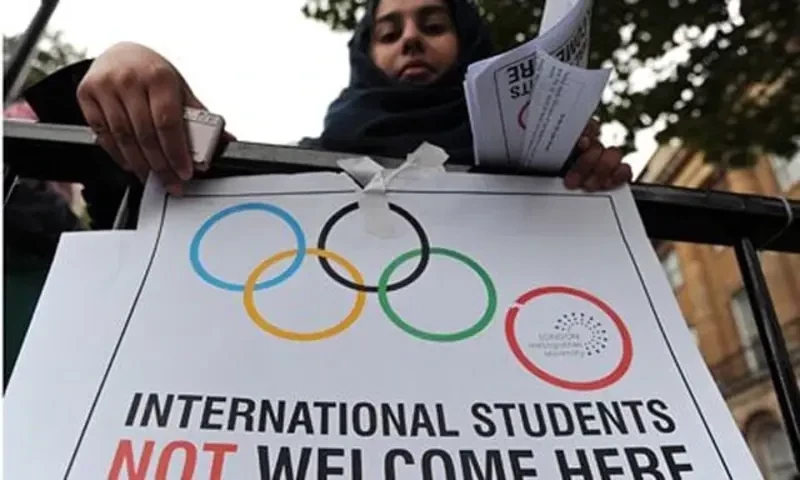 UK accused of delaying student visas to Pakistani nationals