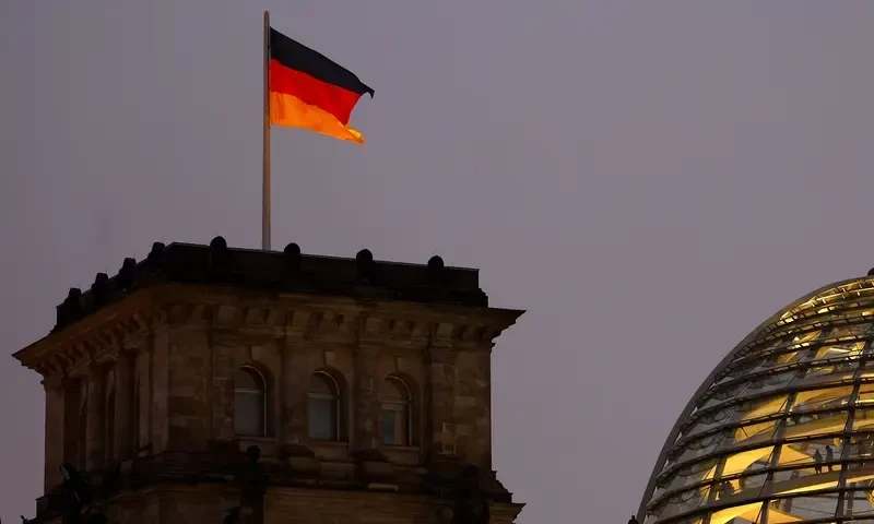 Germany opens way for skilled foreign workers to settle in country