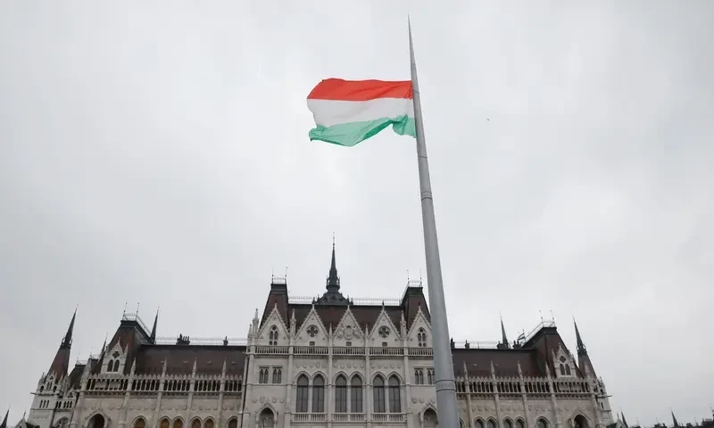 Hungary extends residence permits for third-country nationals