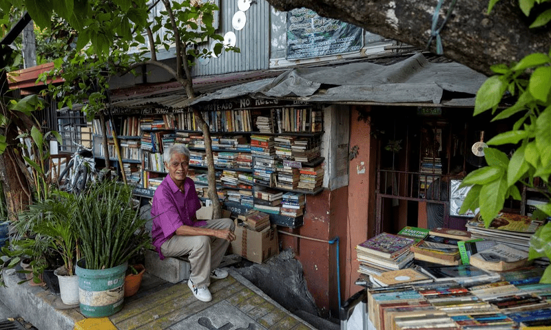 Philippine man turns house into public library