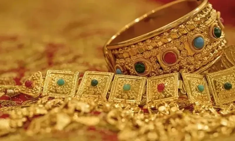 Gold prices extend gains in Pakistan