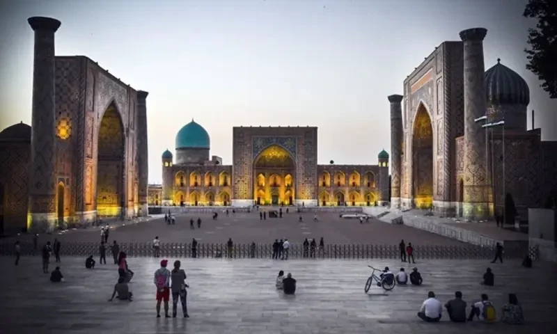 Uzbekistan to allow tourists stay in the country for a year